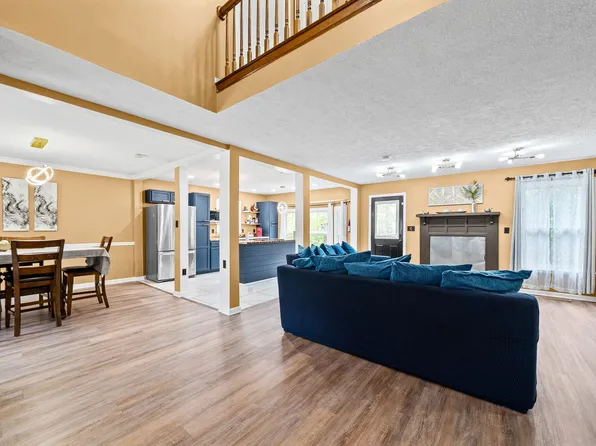 1028 Foxmoor Dr, Clarksville, TN 37042
