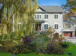 28 Pryer Manor Rd, Larchmont, NY 10538