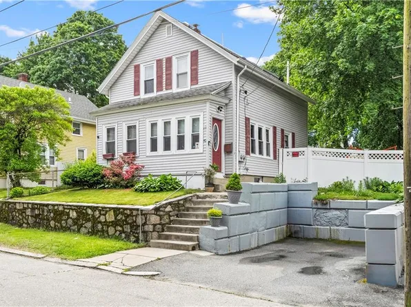 40 Vincent Ave, Pawtucket, RI 02860