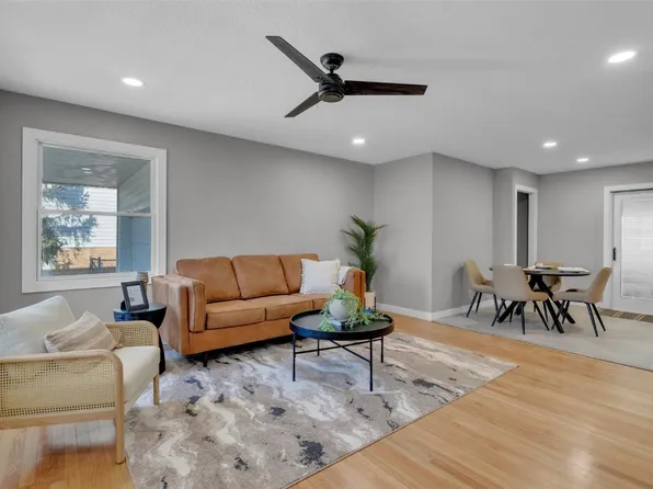 911 Jacolyn Dr NW, Cedar Rapids, IA 52405