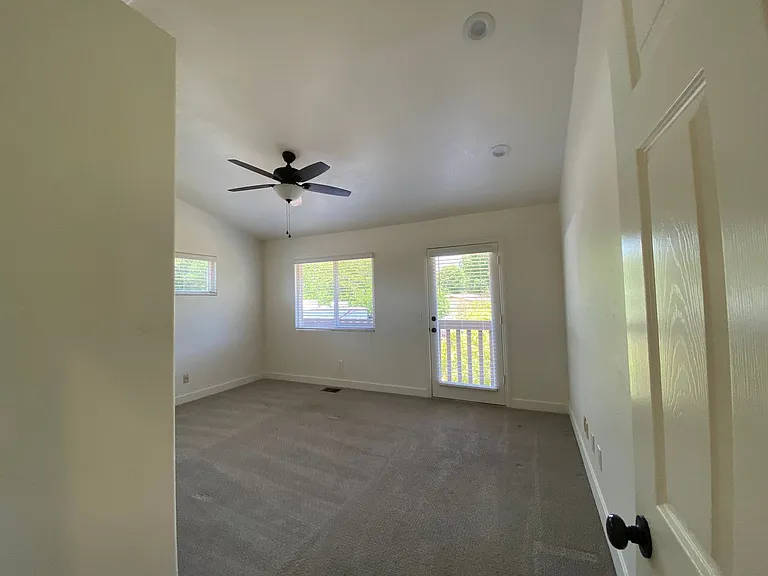 3010 N Broadway — Photo 32