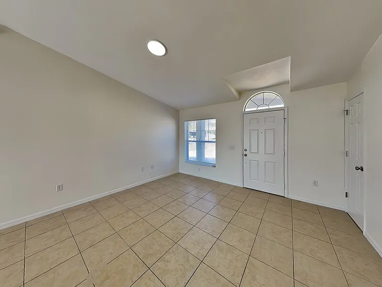 374 Willow Song Ct — Photo 16