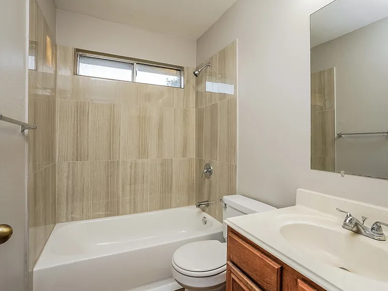 2803 Green Hollow Ct — Photo 17