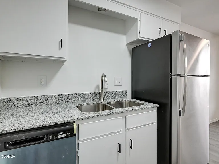 1007 S Saint Louis Ave #7B — Photo 9