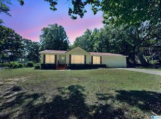 706 Sugarloaf Ln, Anniston, AL 36207