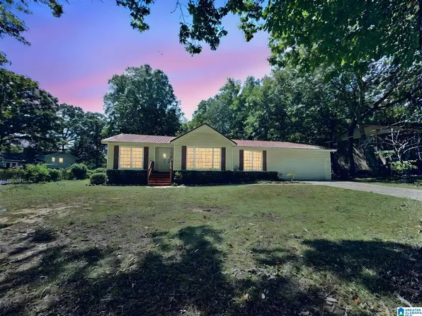 706 Sugarloaf Ln, Anniston, AL 36207