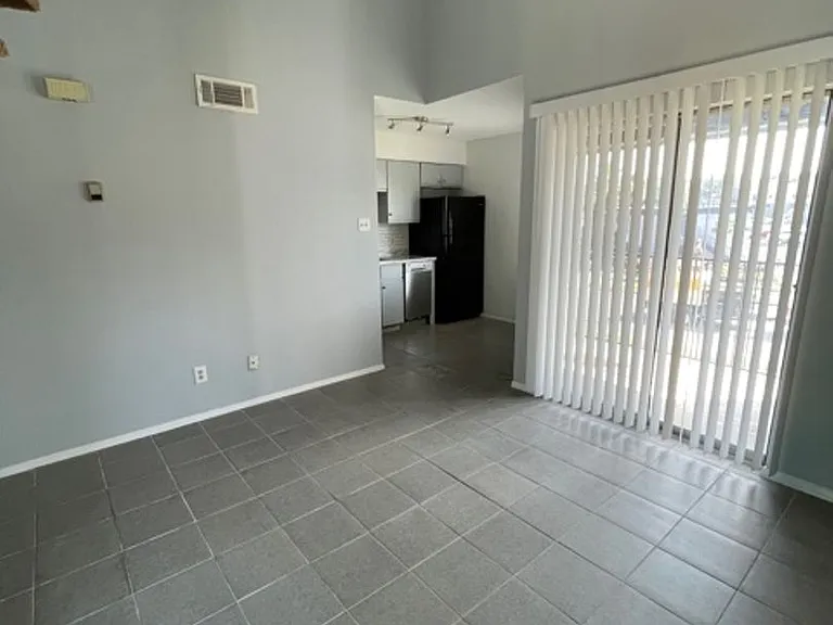 1840 Burton Dr #117 — Photo 2