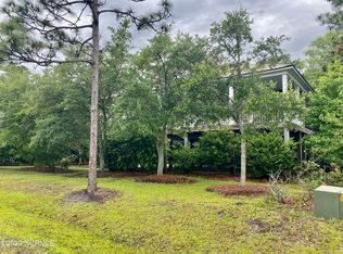 127 Royal Tern Dr, Hampstead, NC 28443