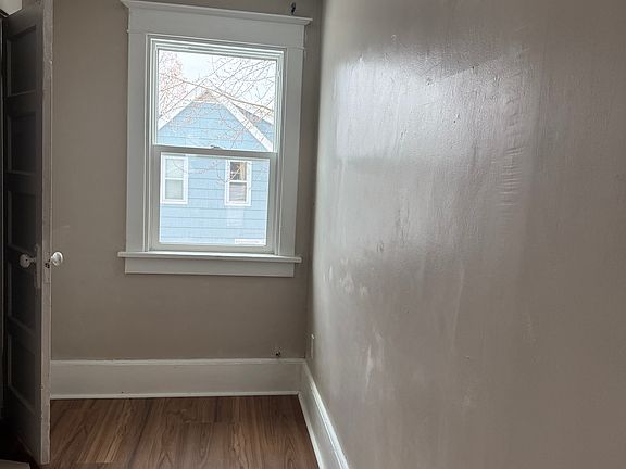 3rd image of 82 New York Ave #2