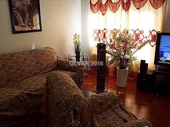 5th image of 9592 Belle Esprit St