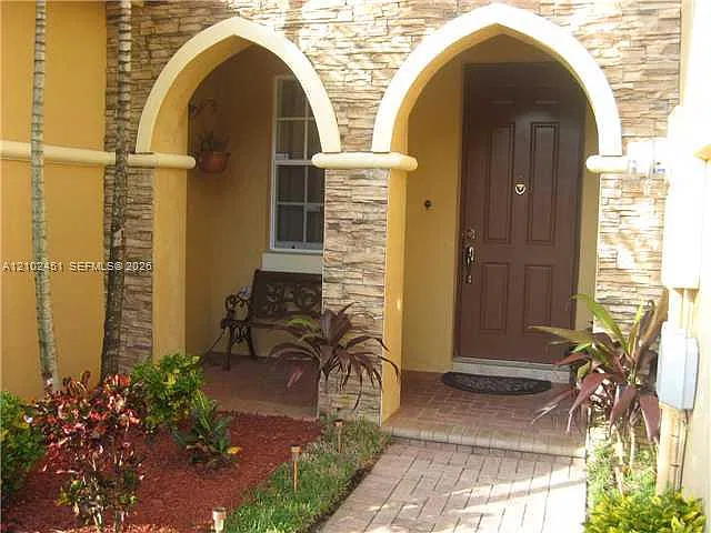 Ab At Tamiami Trail Phase — Photo 2