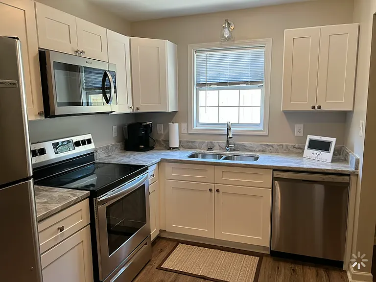4349 Coopers Creek Dr SE — Photo 4