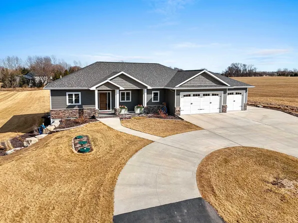 N3110 Wilderness Ln, Hortonville, WI 54944