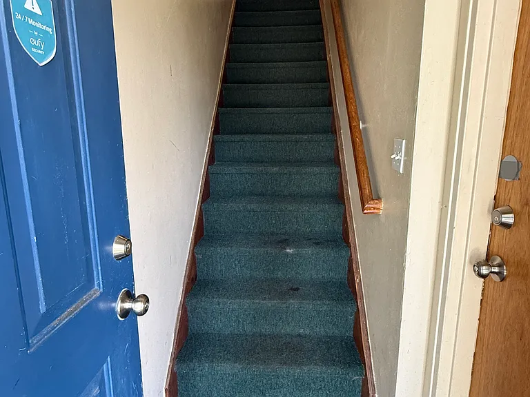 28 College Ave #B — Photo 3