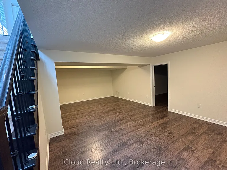 2466 Village Cmn — Photo 44