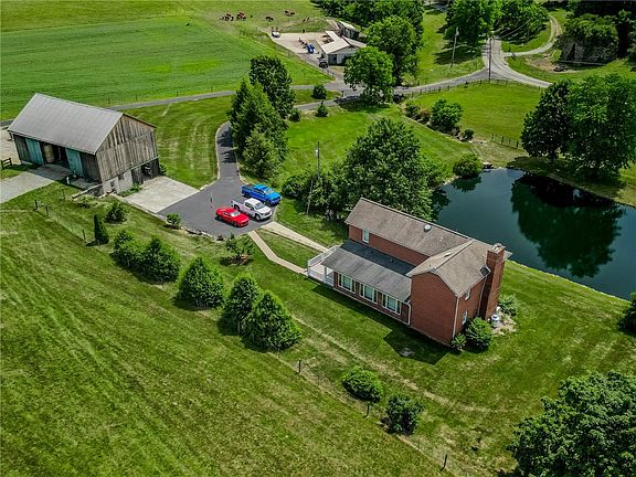 4th image of 440 Owl Hollow Rd