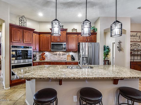 3rd image of 2438 W CAVEDALE Drive