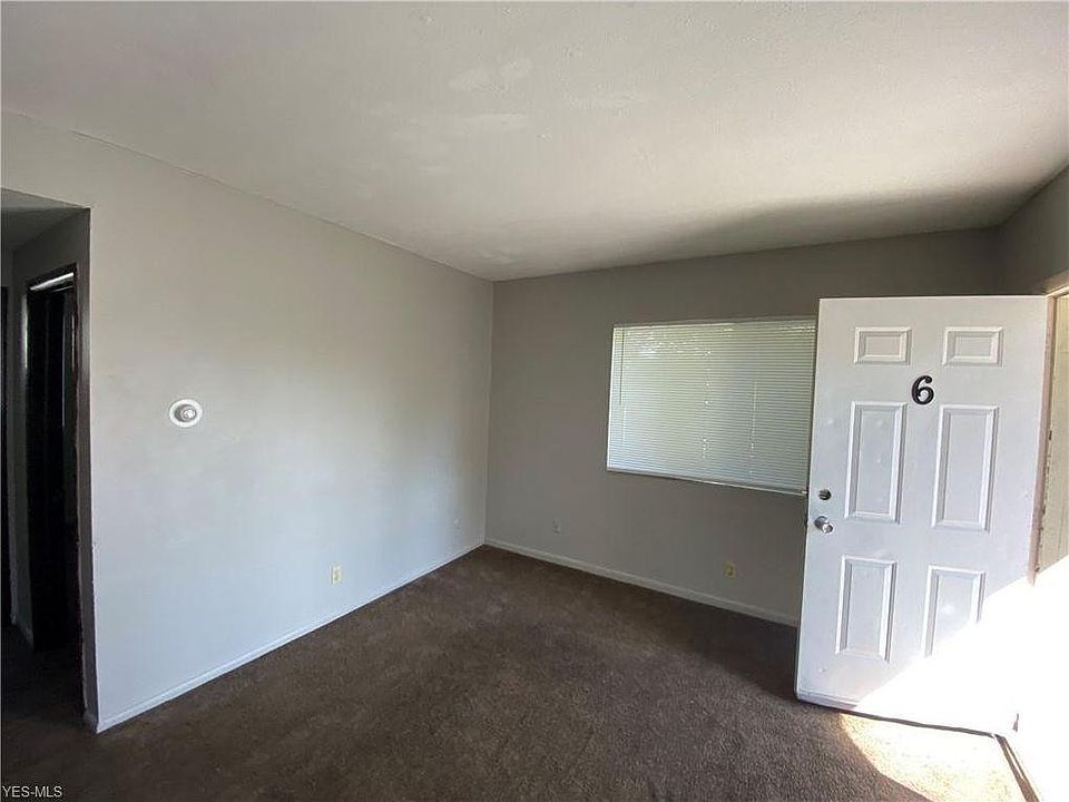 New carpet throughout