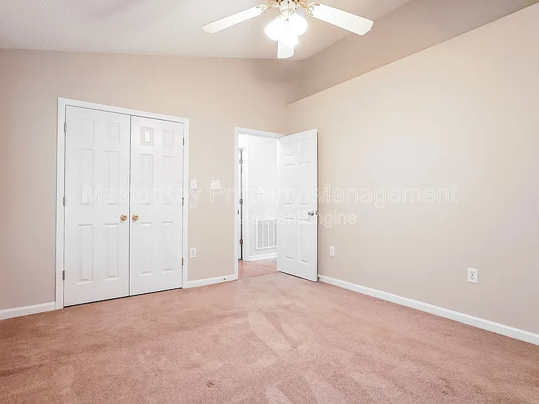 317 Cross Hill Ln — Photo 11