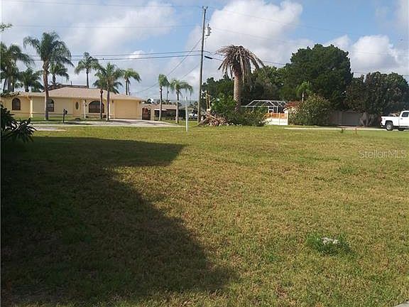 2nd image of 6416 Yvette Dr