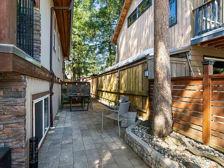 311 Spruce St — Photo 31