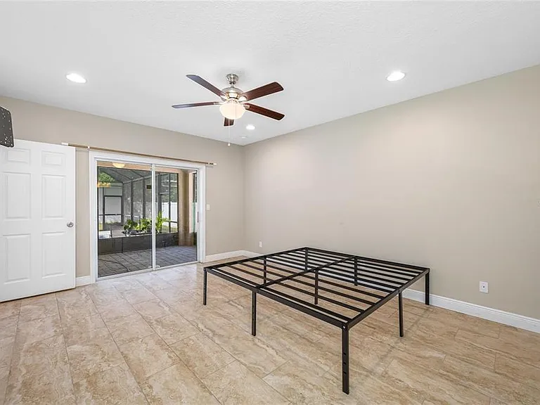 230 Clayton St — Photo 23