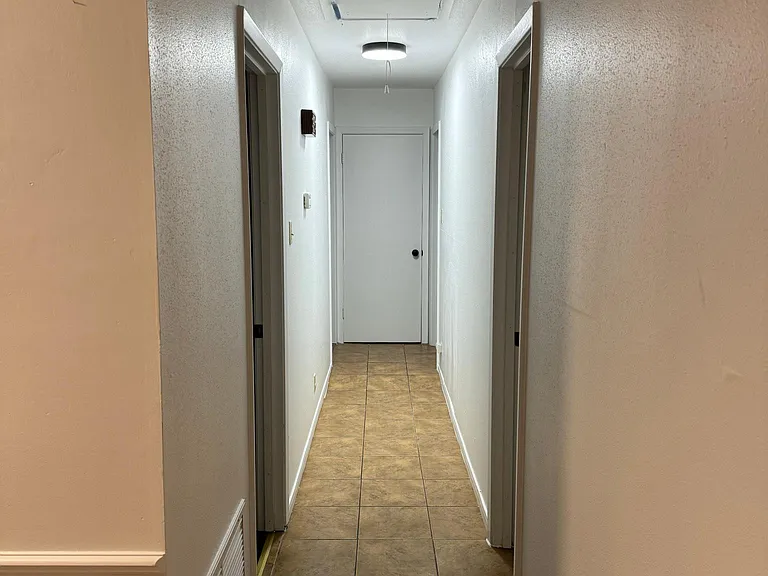 200 Shalimar Dr — Photo 23