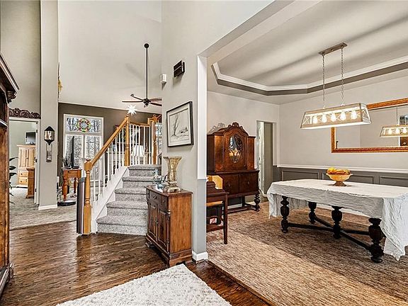 5th image of 174 Senators Ridge Dr