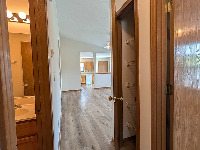 90 Phillips Ct — Photo 18