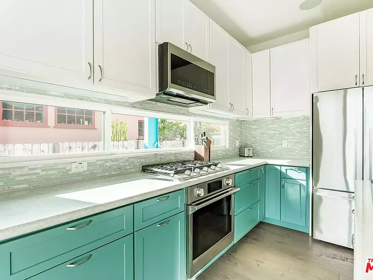 611 Flower Ave — Photo 9
