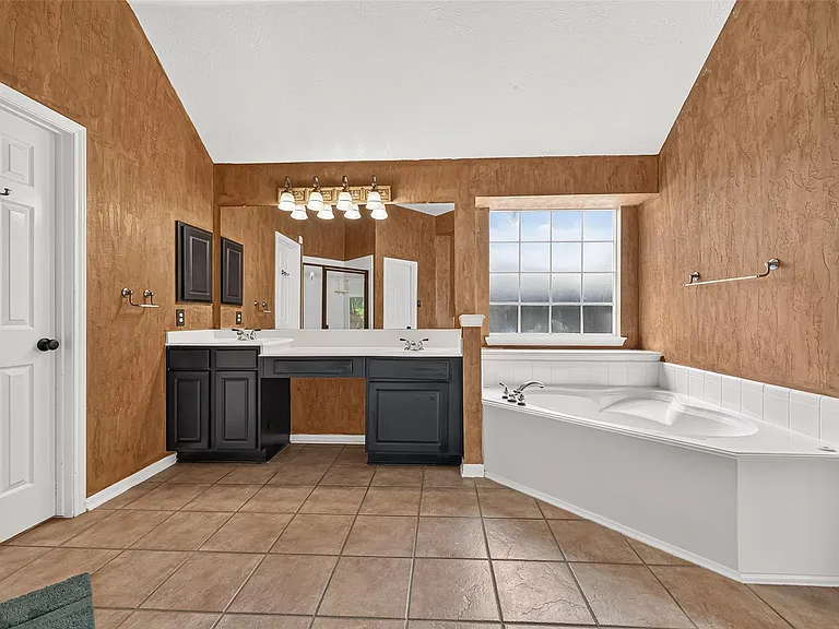 6323 Echo Lakes Ln — Photo 32