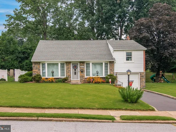 4423 Barry Rd, Philadelphia, PA 19114