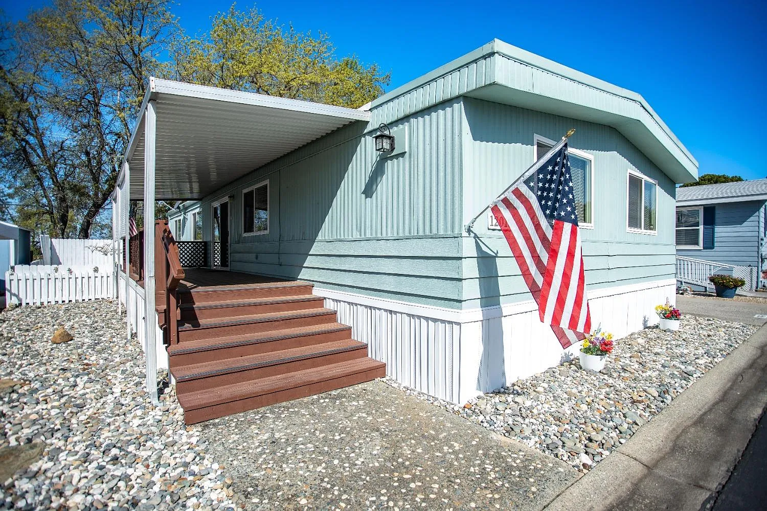 12018 Hemlock Dr photo 1