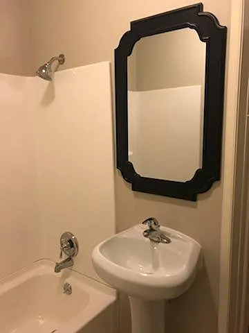 Main bathroom