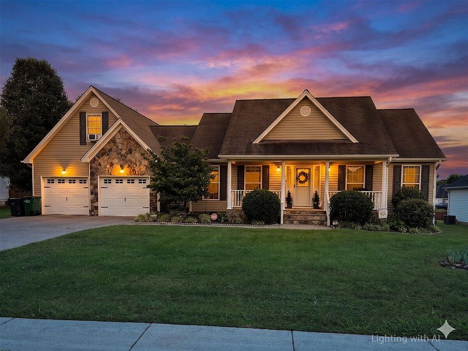 1st image of 118 Blue Heron Dr