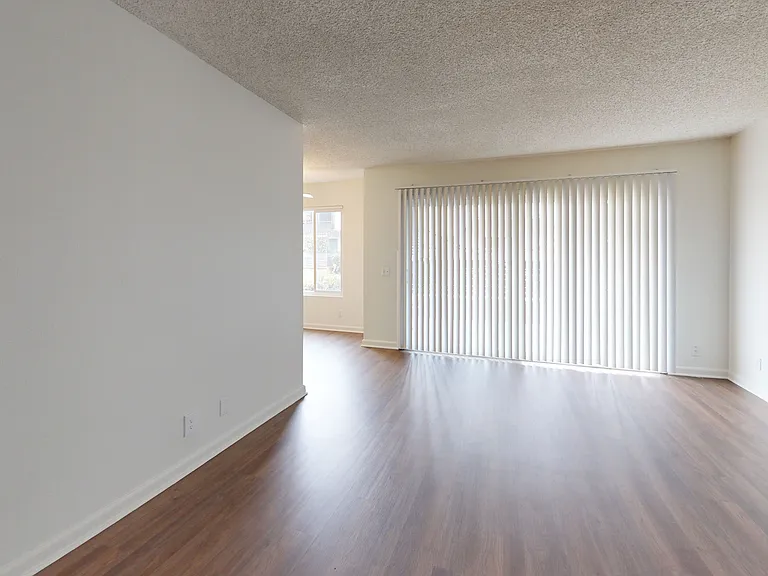 Huntington Vista — Photo 78