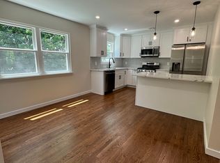 20 Howcroft Rd FLOOR 2, Maywood, NJ 07607