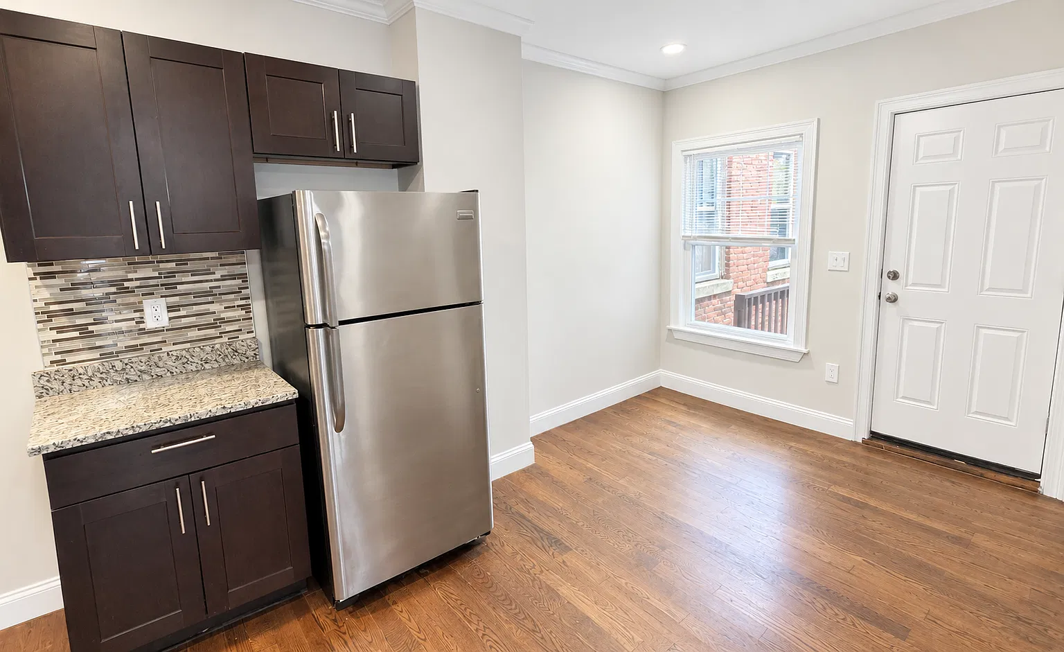 3 bed, 1000 sqft, $2,895 — Photo 2