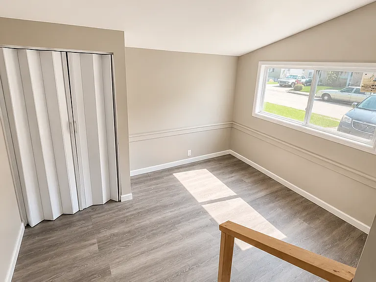 453 Plaza Ave — Photo 12