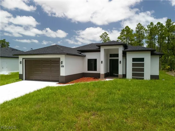 2812 39th St W, Lehigh Acres, FL 33971