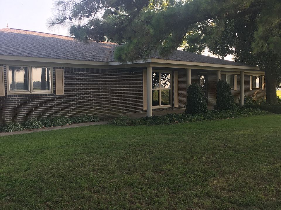 House located on 3.47 acres.
