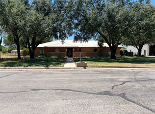 4401 River Oaks Dr, Brownwood, TX 76801