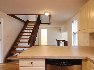 18 Eliot St #B, Chestnut Hill, MA 02467