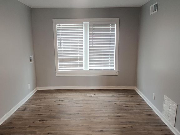 4th image of 690 N Stevens Cir