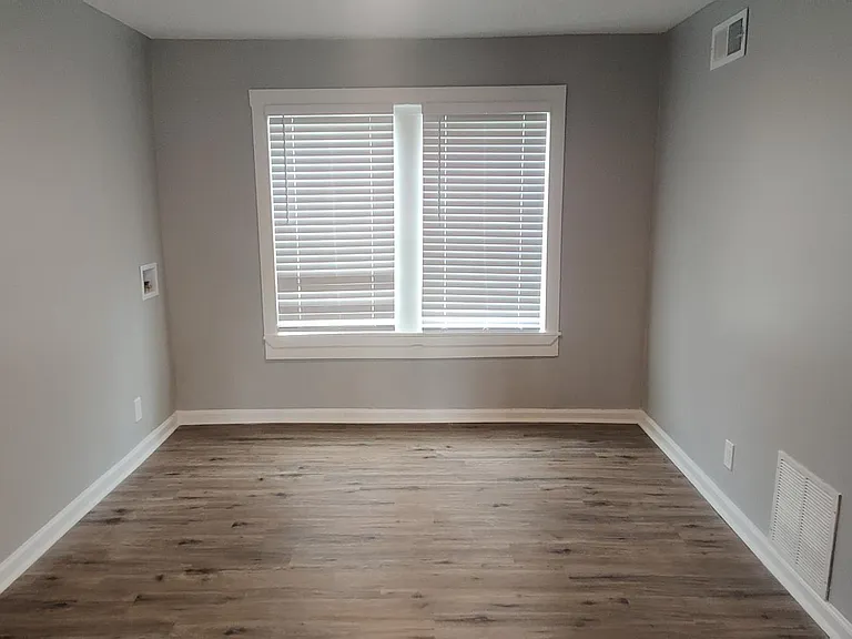 690 N Stevens Cir — Photo 4