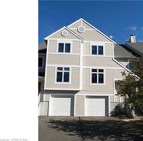 1st image of 13 Essex Ct