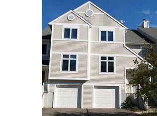 13 Essex Ct, Avon, CT 06001