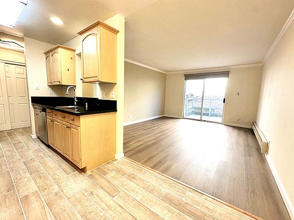 5th image of 300 Monterey Blvd #103