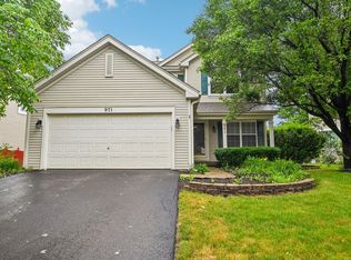 971 Lakestone Ln, Aurora, IL 60504