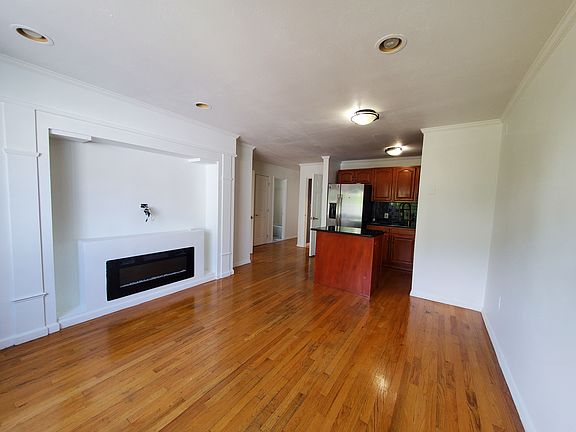 5th image of 306 Taylor Ave Floor 1